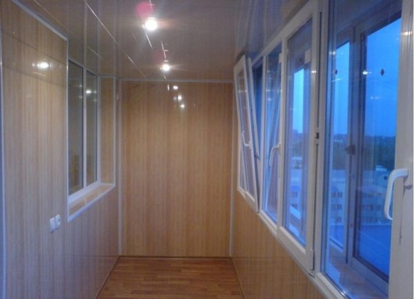 С чего начинается отделка балкона