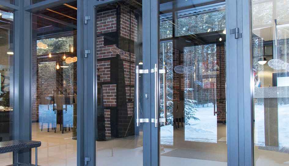 Входная группа здания.